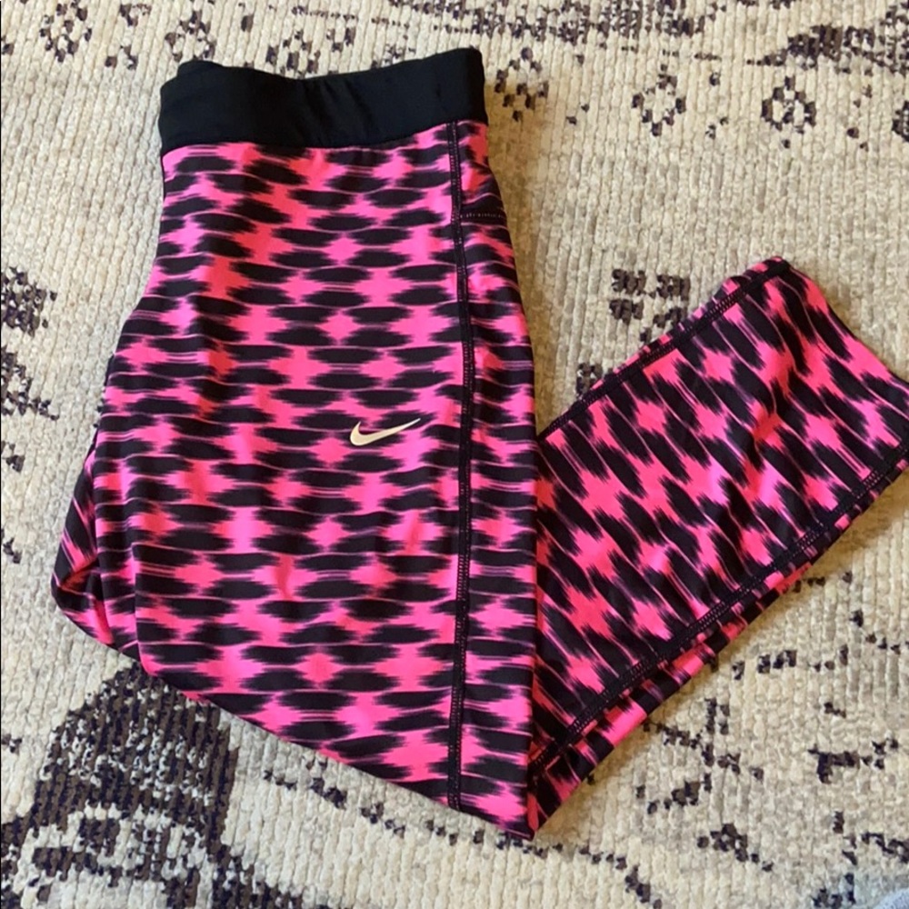 Nike Women’s Pink and Black Leggings Size Medium